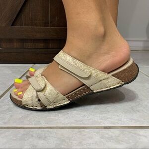 La Plume Clara Sandals